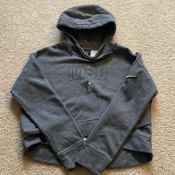 Nike Tops - Nike cropped MSU sweatshirt gray size medium
